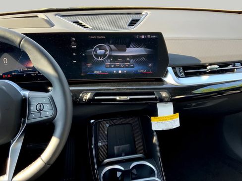 New 2025 BMW X2 xDrive28i w/ Technology Package AWD/4WD image 6