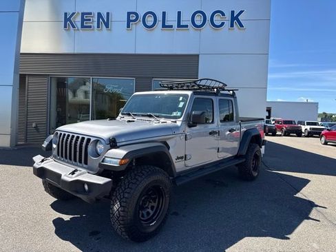 Used 2020 Jeep Gladiator Sport w/ Quick Order Package 24S AWD/4WD image 2