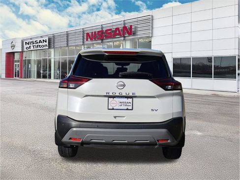 Certified 2021 Nissan Rogue SV image 5