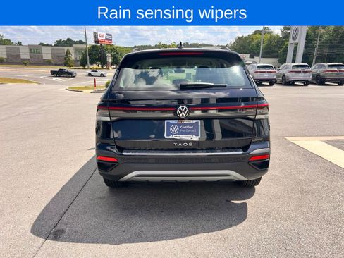 Certified 2025 Volkswagen Taos S FWD image 9