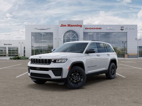 New 2026 Jeep Grand Cherokee Altitude AWD/4WD image 1