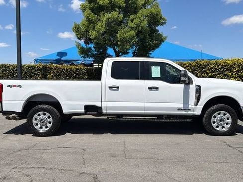 Used 2024 Ford F250 XLT AWD/4WD image 3