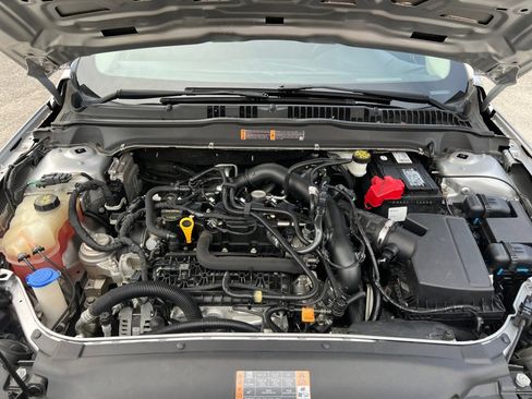 Used 2019 Ford Fusion SE image 16