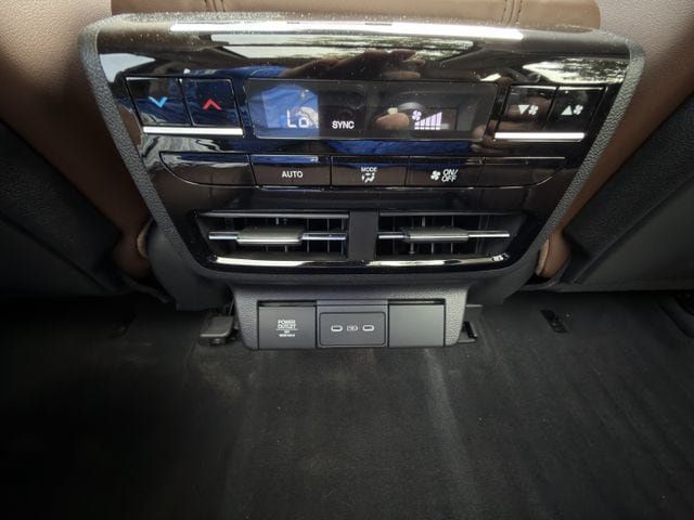 Certified 2026 Acura MDX w/ Technology Package AWD/4WD image 28