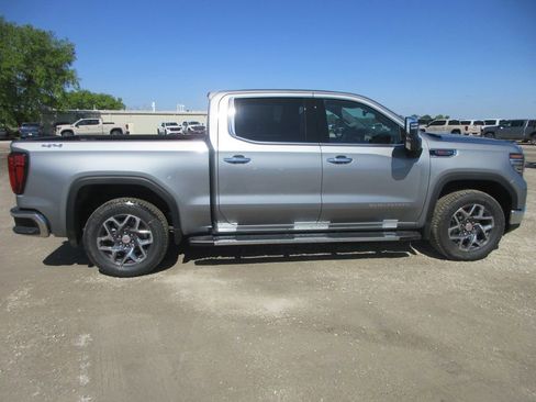 New 2026 GMC Sierra 1500 SLT w/ SLT Premium Plus Package AWD/4WD image 3