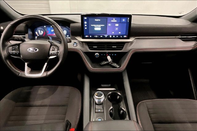 Used 2025 Ford Explorer ST-Line w/ ST-Line Street Pack AWD/4WD image 18
