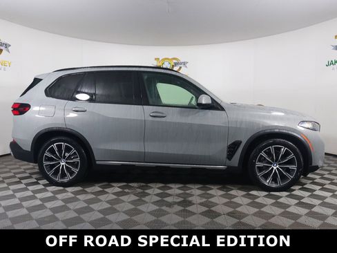 New 2025 BMW X5 xDrive40i w/ Parking Assistance Package image 8