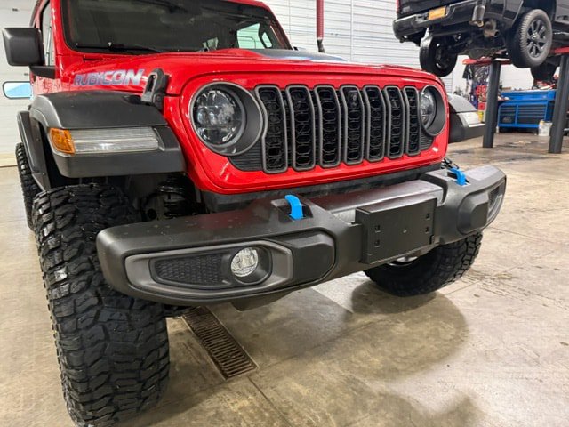 Used 2024 Jeep Wrangler Unlimited Rubicon 4xe w/ Technology Group AWD/4WD image 2