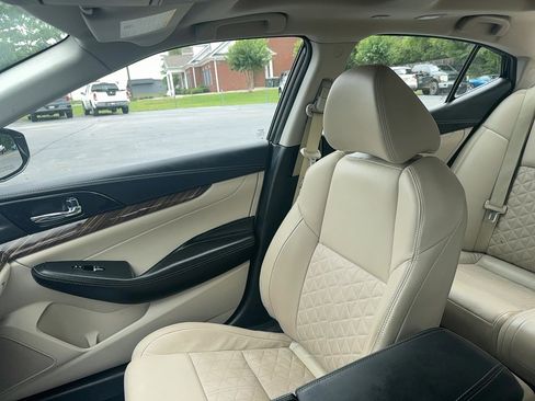 Used 2017 Nissan Maxima Platinum w/ Medallion Package image 17