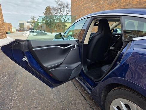 Used 2016 Tesla Model S image 24