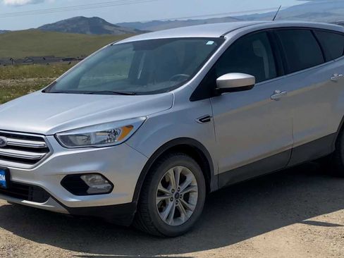 Used 2017 Ford Escape SE image 4