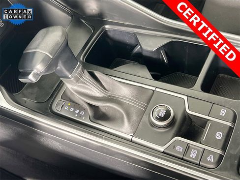 Certified 2024 Kia Sorento LX image 17