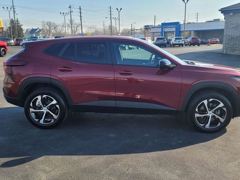 Used 2024 Chevrolet Trax RS w/ Driver Confidence Package image 14