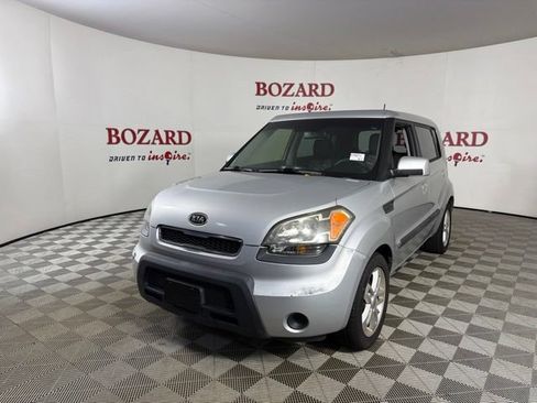 Used 2010 Kia Soul + w/ Audio Pkg FWD image 4
