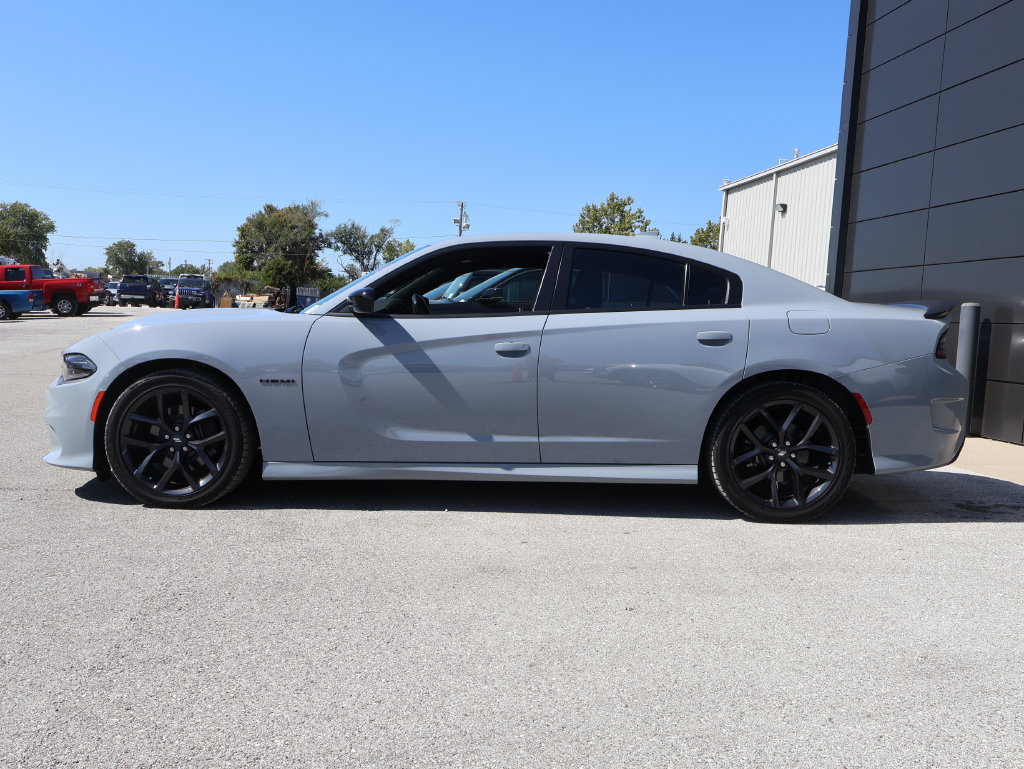 Used 2020 Dodge Charger R/T w/ Blacktop Package RWD image 2