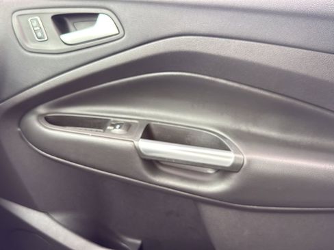 Used 2016 Ford Escape SE FWD image 20