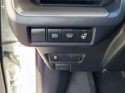 Used 2024 Toyota Prius XLE FWD image 15