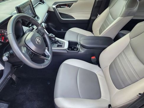 Certified 2022 Toyota RAV4 XLE Premium AWD/4WD image 11