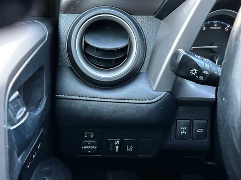 Used 2017 Toyota RAV4 Limited image 32