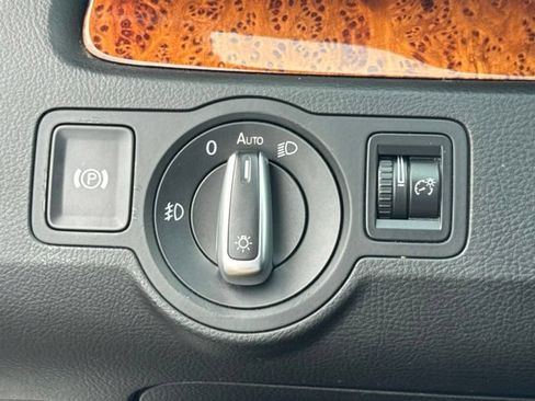 Used 2011 Volkswagen CC Lux FWD image 45