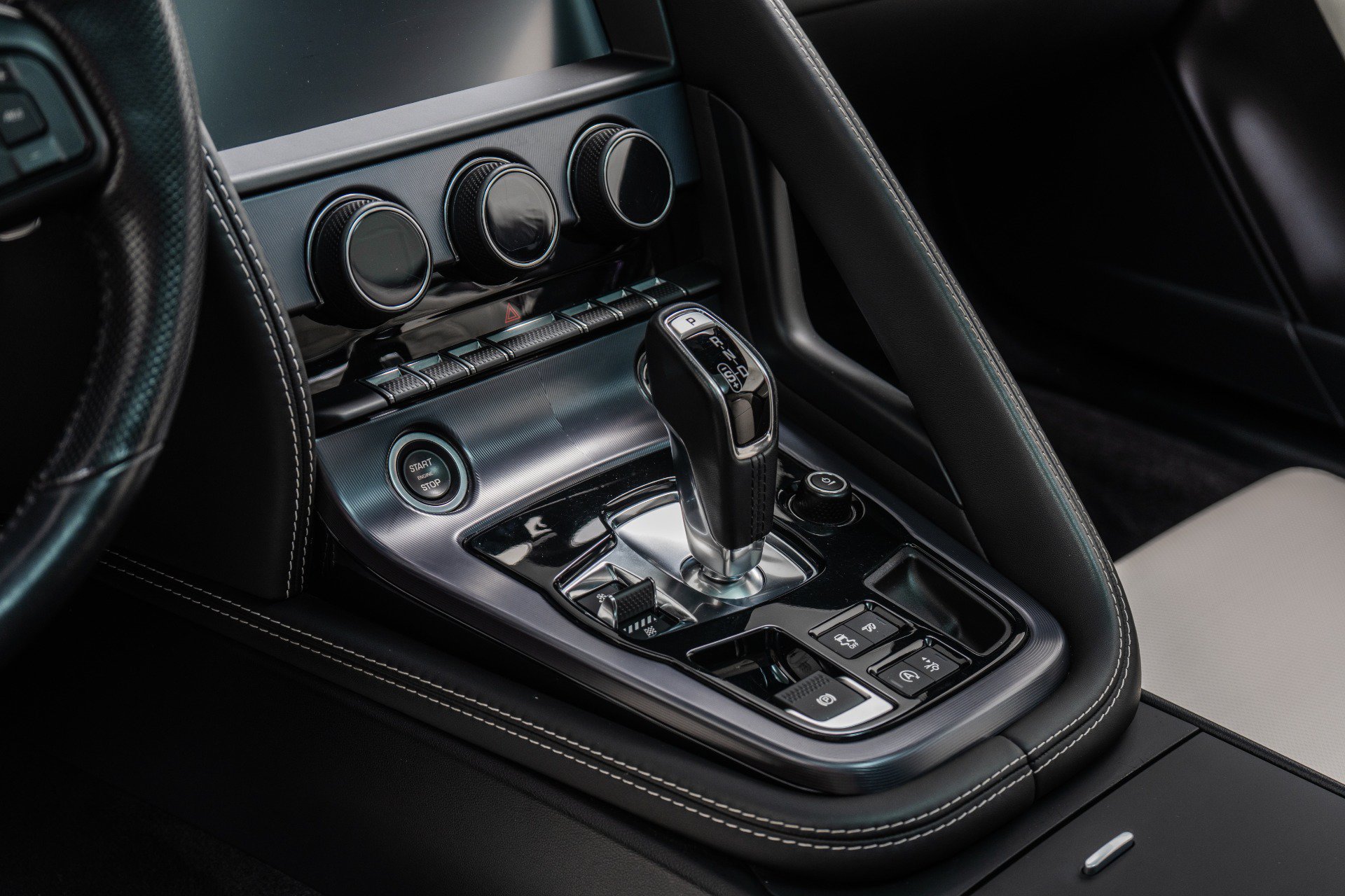 Used 2023 Jaguar F-TYPE R AWD/4WD image 27