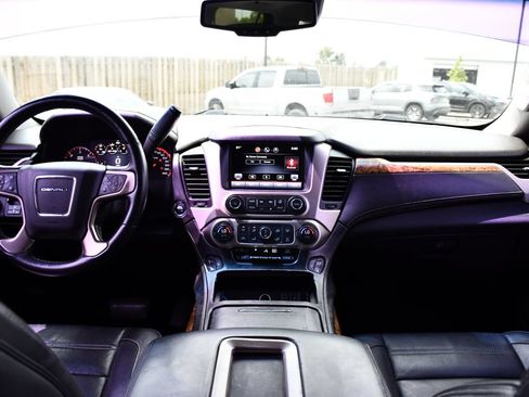 Used 2015 GMC Yukon Denali w/ Touring Package AWD/4WD image 25