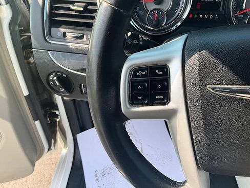 Used 2016 Chrysler Town & Country Touring w/ Driver Convenience Group FWD image 37