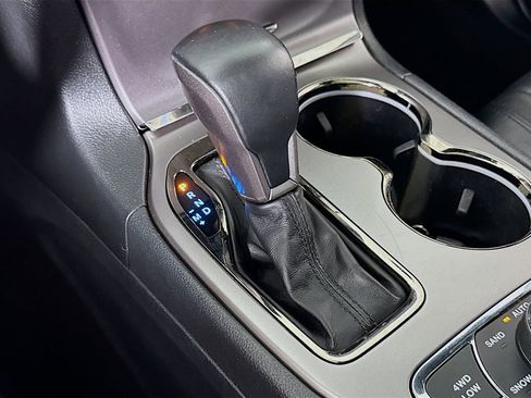 Used 2019 Jeep Grand Cherokee Limited X image 17