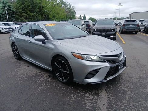 Used 2018 Toyota Camry XSE FWD image 1