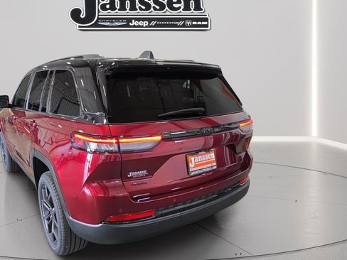 New 2025 Jeep Grand Cherokee Limited w/ Trailer Tow Package image 4