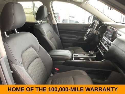 Used 2025 Nissan Pathfinder SV AWD/4WD image 22