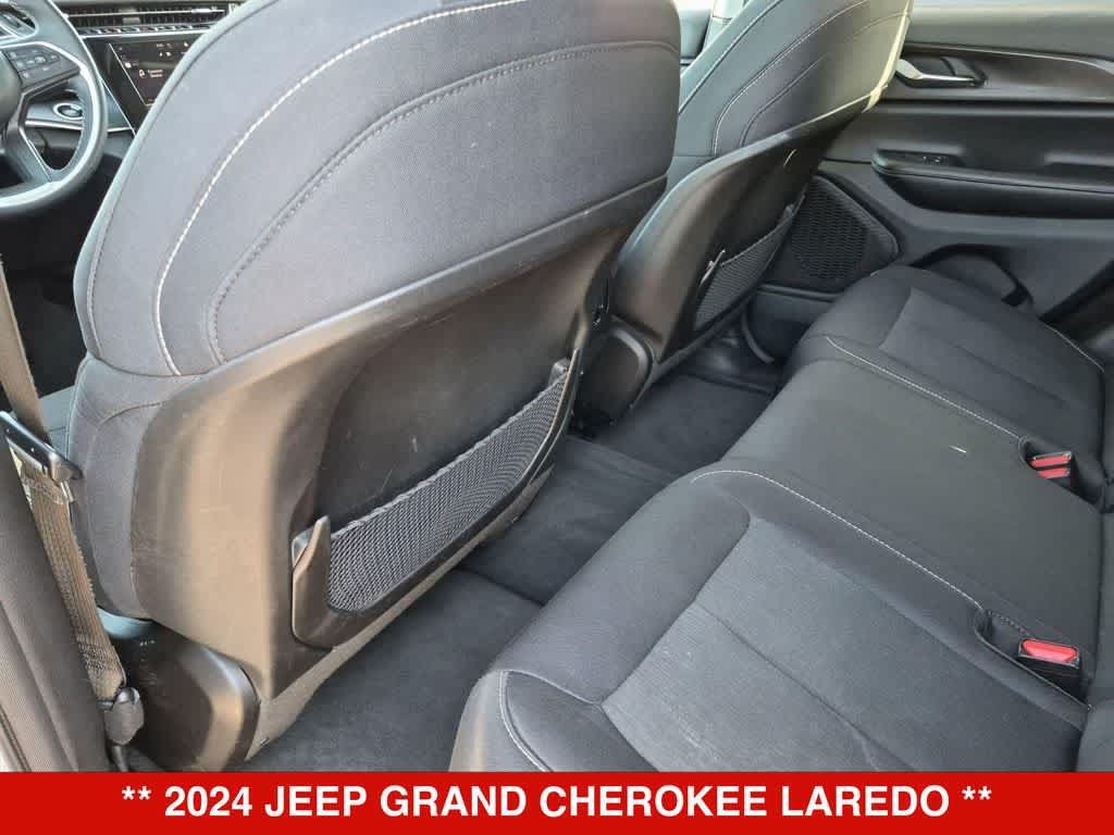 Used 2024 Jeep Grand Cherokee Laredo RWD image 32