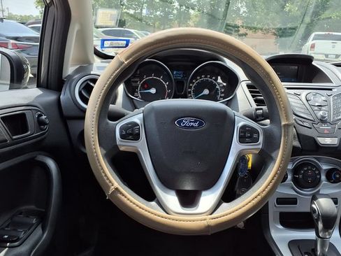 Used 2018 Ford Fiesta SE FWD image 15