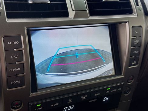 Used 2018 Lexus GX 460 Premium w/ Premium Package image 22