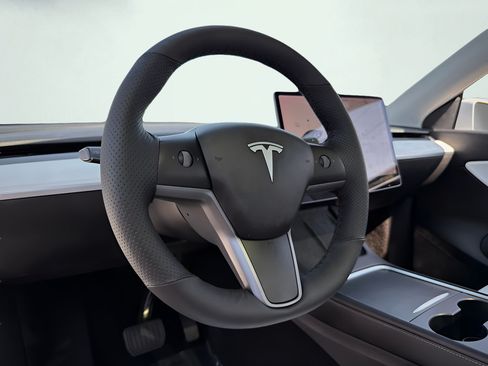 Used 2021 Tesla Model Y Long Range AWD/4WD image 50