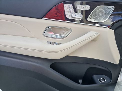 Used 2025 Mercedes-Benz GLE 350 4MATIC image 16