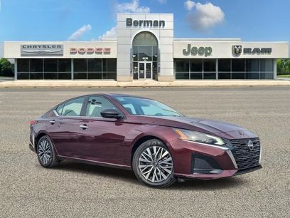 Used 2024 Nissan Altima 2.5 SV
