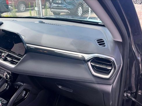 Used 2025 Chevrolet TrailBlazer LT AWD/4WD image 17