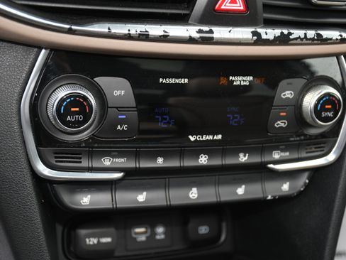 Used 2020 Hyundai Santa Fe Limited FWD image 16