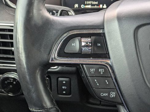 Used 2020 Lincoln Navigator Reserve w/ Equipment Group 208A Reserve AWD/4WD image 16