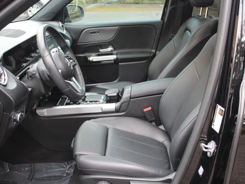 Used 2022 Mercedes-Benz EQB 300 4MATIC image 12