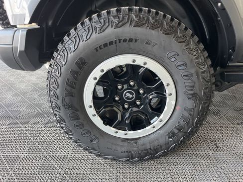 Used 2024 Ford Bronco Badlands w/ Sasquatch Package AWD/4WD image 28