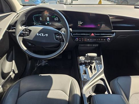 Certified 2025 Kia Niro EX FWD image 18