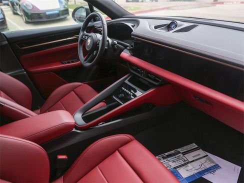 New 2025 Porsche Macan 4S Electric image 35