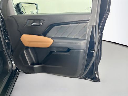 Used 2024 GMC Canyon AT4 w/ AT4 Premium Package image 27