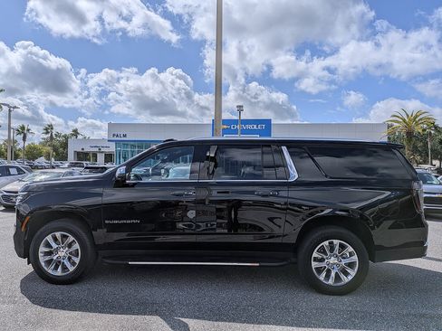 Certified 2025 Chevrolet Suburban Premier AWD/4WD image 6