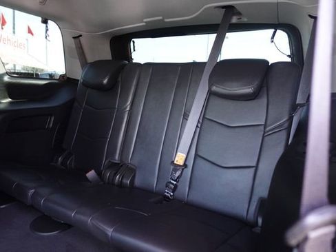 Used 2018 Cadillac Escalade Luxury image 27