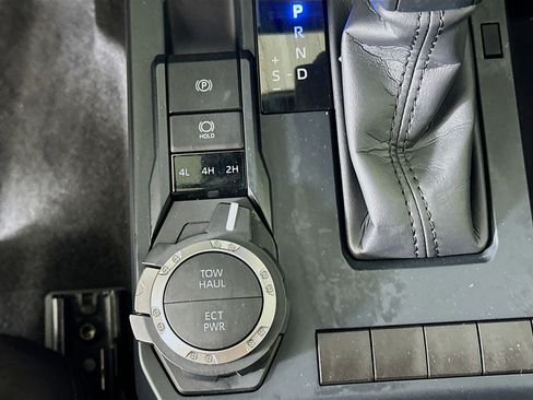 Used 2025 Toyota Tacoma SR5 image 25