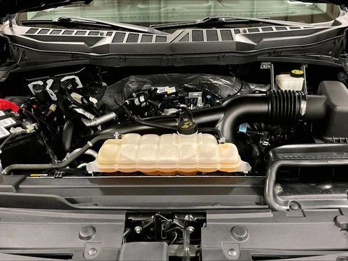 Certified 2022 Ford F150 XLT w/ Equipment Group 302A High image 10