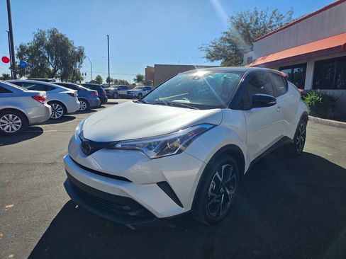 Used 2019 Toyota C-HR XLE image 7